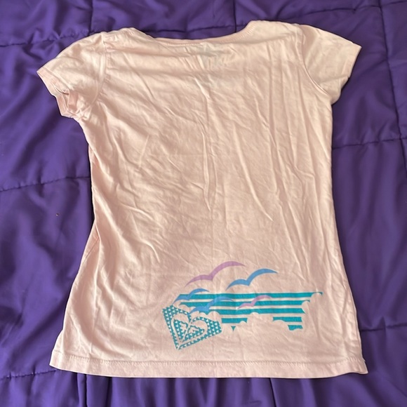I am selling an pink Roxy shirt - Picture 2 of 3